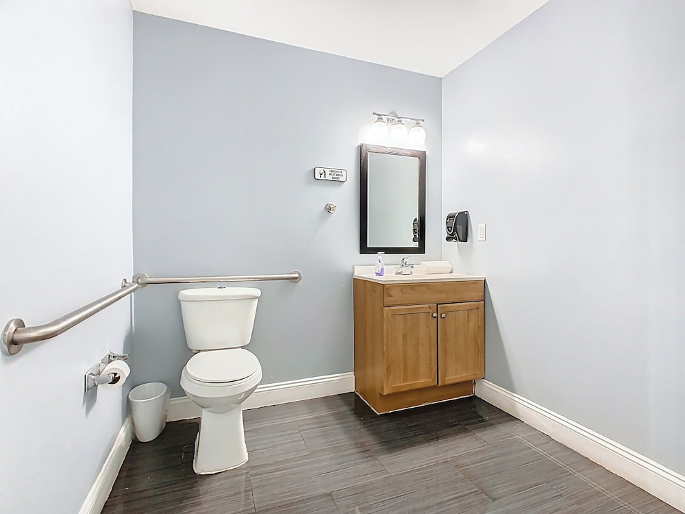 Quality Inn Davenport Maingate South - photo 25