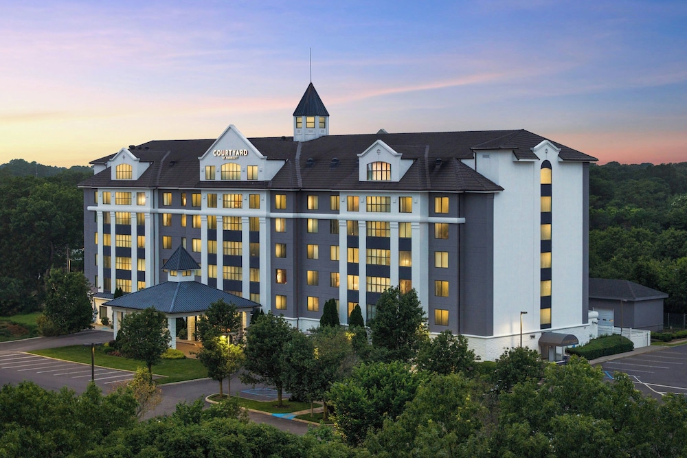 Courtyard by Marriott Long Island MacArthur Airport — hotel in Ronkonkoma