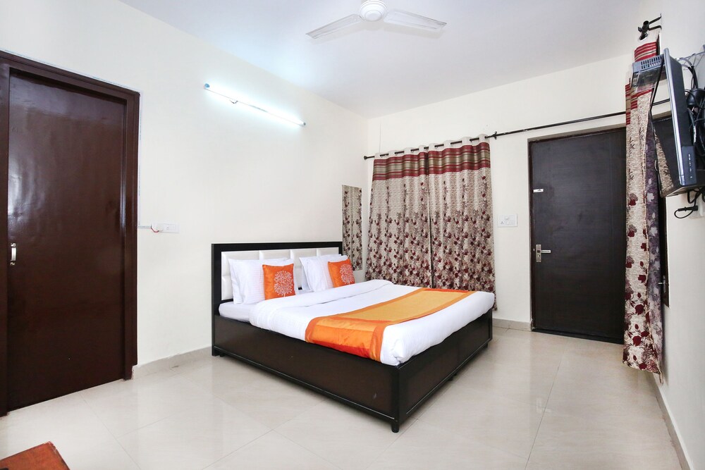 Oyo 10377 Hotel Tango in Mohali, India