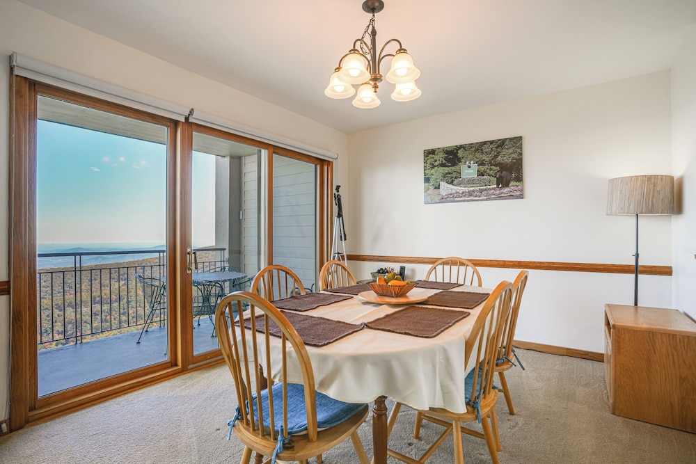 1 Mi to Wintergreen Resort Mtn View Condo - photo 7