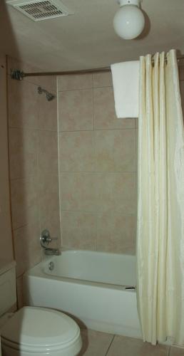 Luxury Inn and Suites Copperas Cove - photo 25
