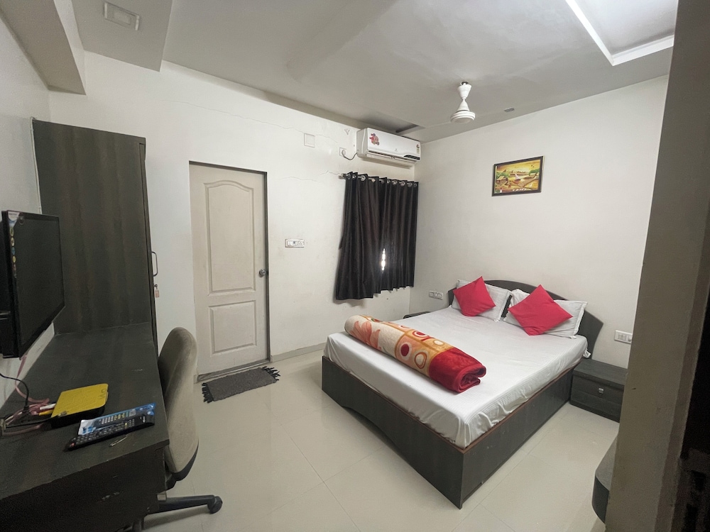 Hotel Narayan Executive Gujrat — Rajula — photo 5