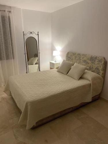 Central Estepona 3 bed apt with pool and parking — 4-Star Luxury Hotel in Estepona, Spain