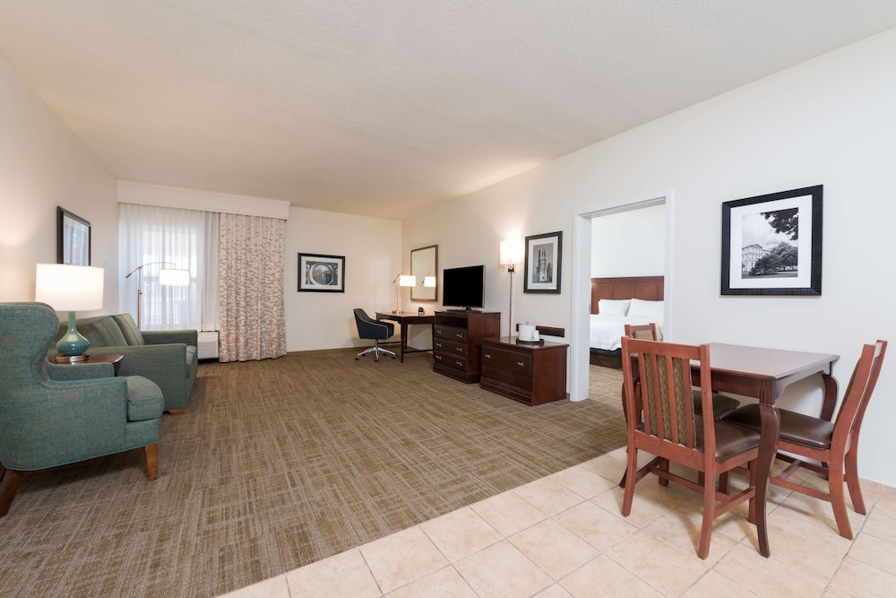Hampton Inn East Lansing - photo 12