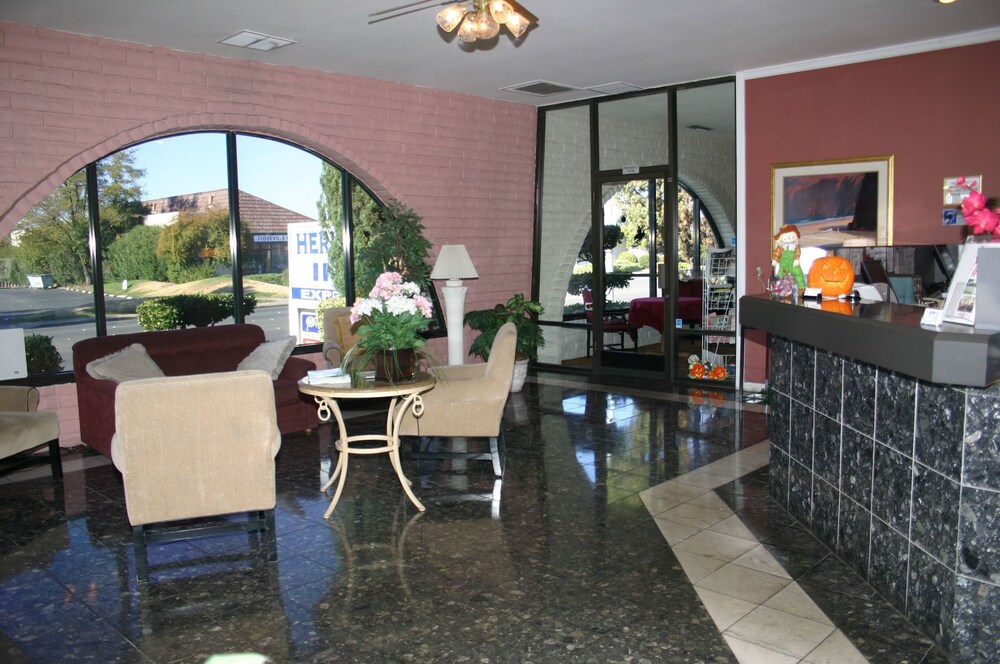 Heritage Inn Express Roseville - photo 2