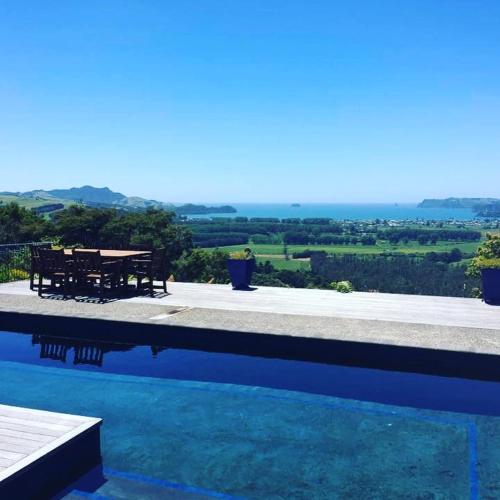 WoodyHanger Lodge — 5-Star Luxury Hotel in Whitianga, New Zealand