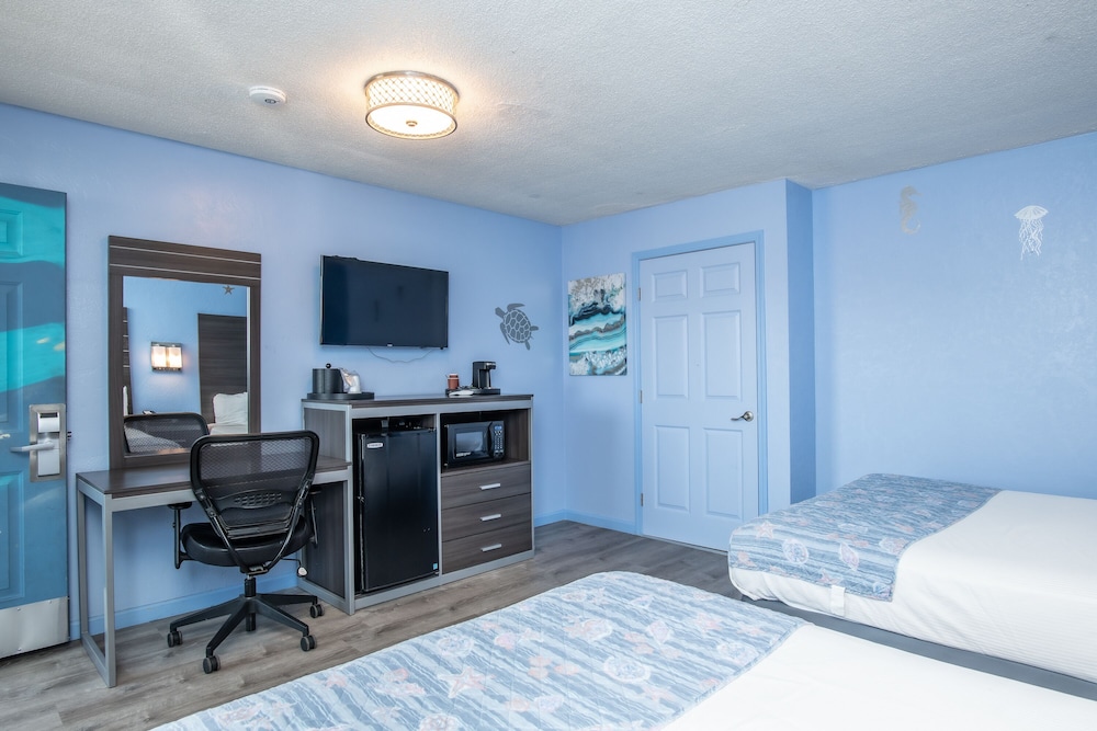 Aqua Breeze Inn - photo 64