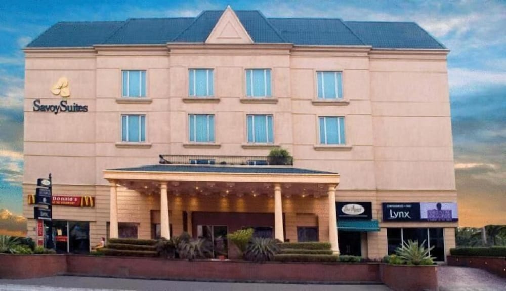 Savoy Suites Noida — hotel in Noida