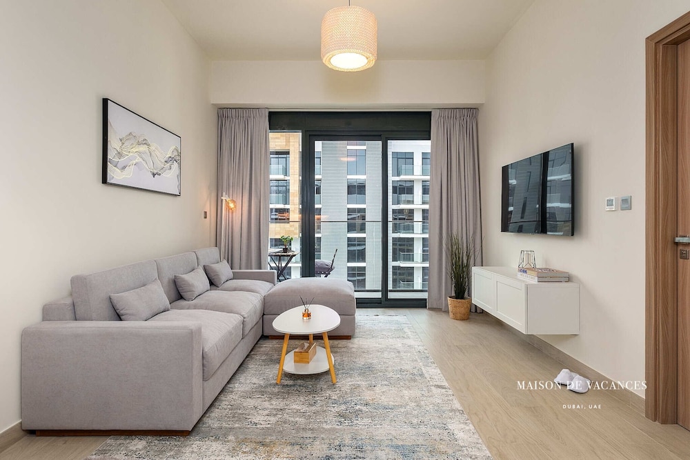 Spacious 1 Bedroom Near Downtown and Dubai Mall — 4-Star Luxury Hotel in Dubai, United Arab Emirates