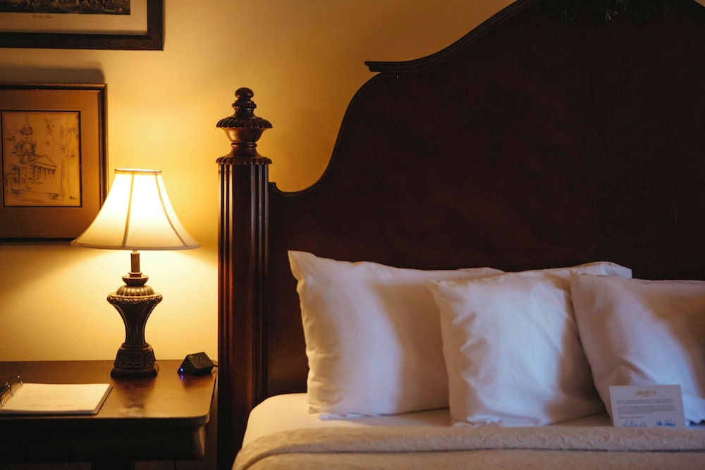 Anchuca Historic Mansion & Inn - photo 39