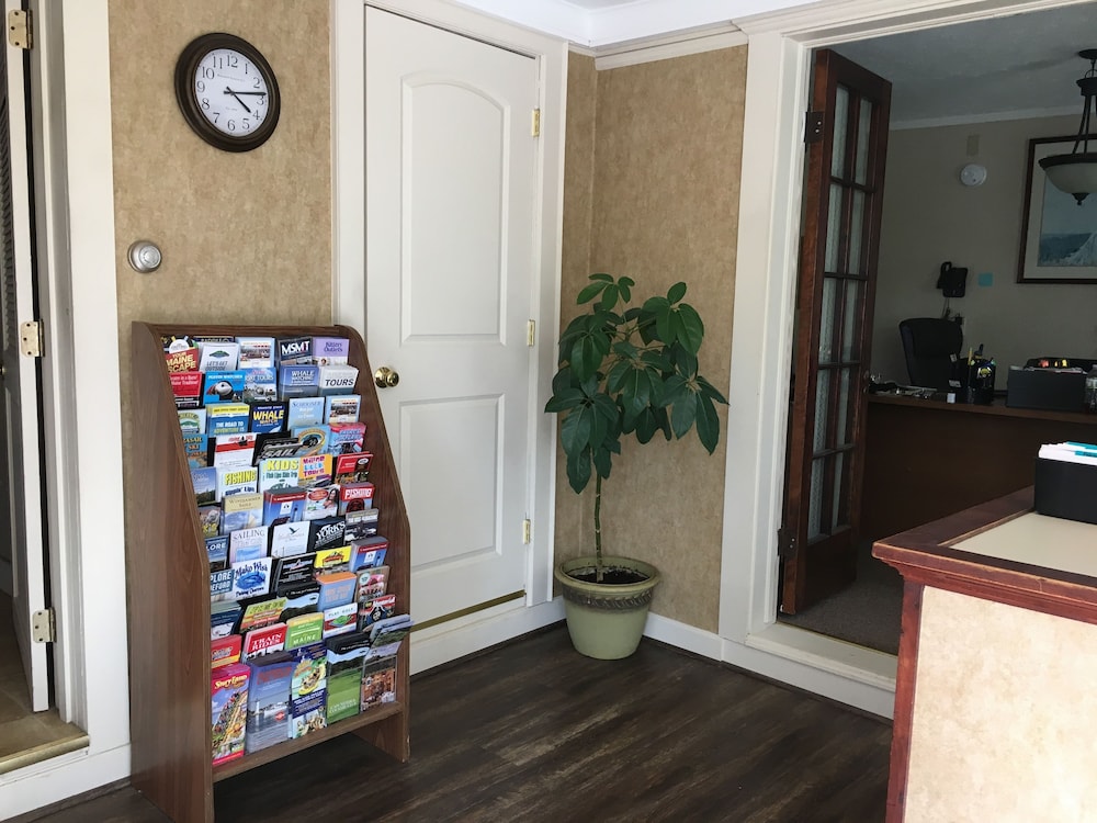 Kennebunk Gallery Motel & Cottages - photo 2