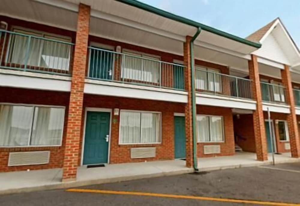Americas Inn - photo 29