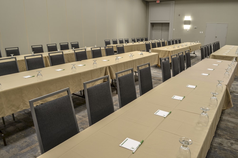 Holiday Inn Fargo by IHG - photo 75