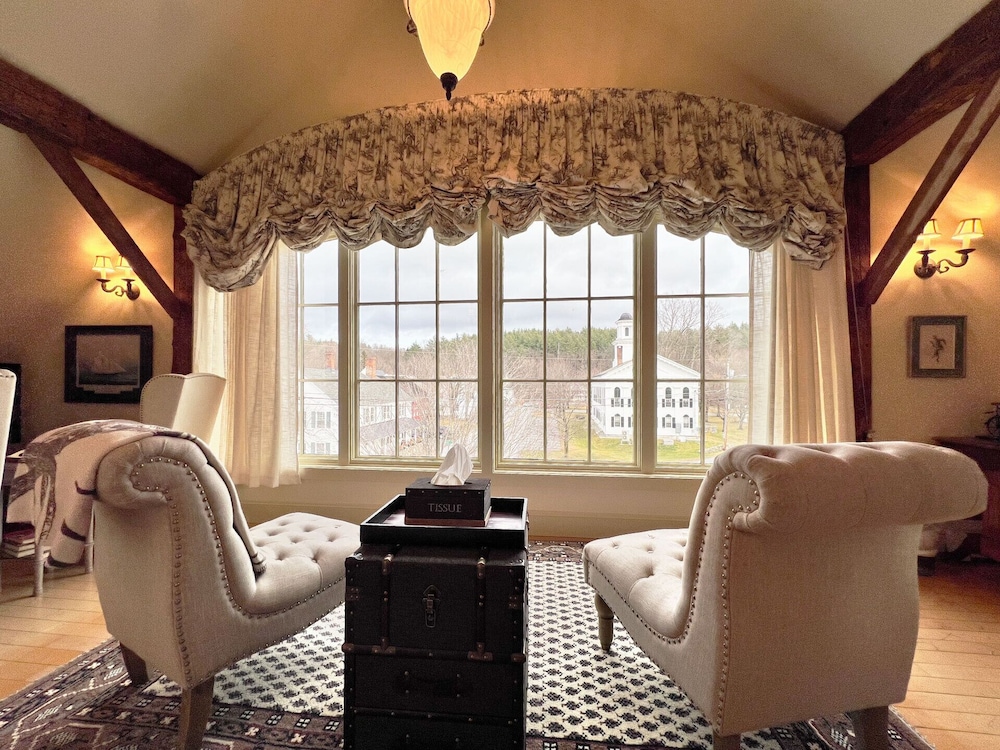 Four Columns Inn - photo 5