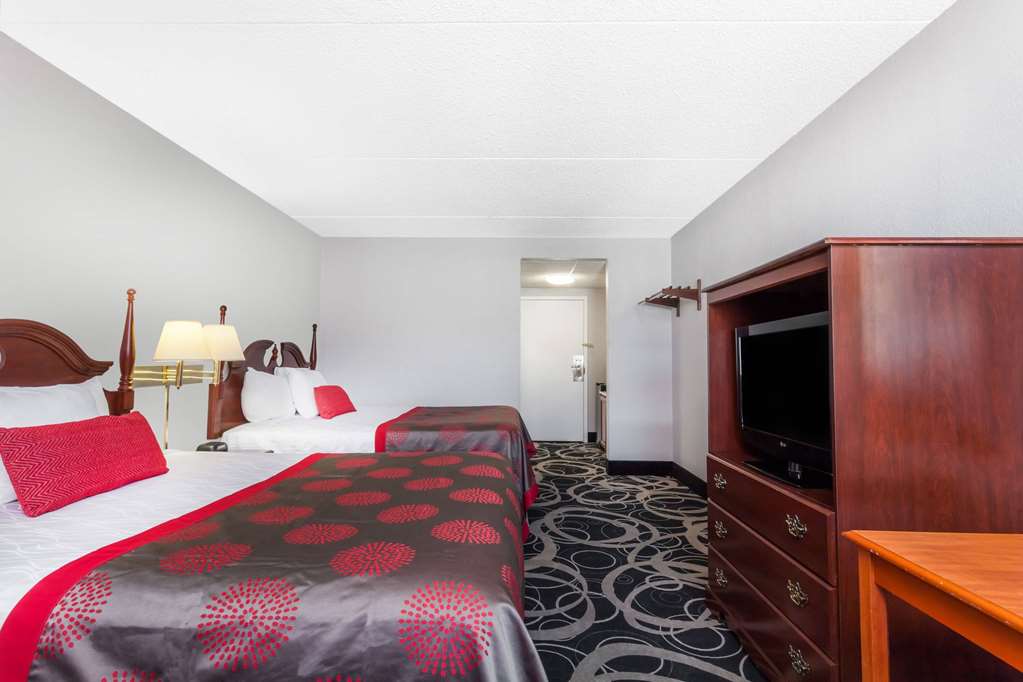 Ramada by Wyndham Henderson Evansville - photo 10