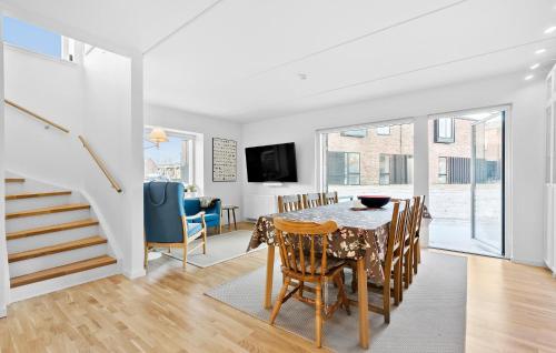 Amazing Home In Nivå With Kitchen — 5-Star Luxury Hotel in Niva, Denmark