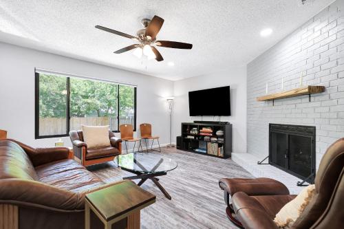 Austin Retreat BBQ Yard Office WiFi Games Pets in Austin, United States