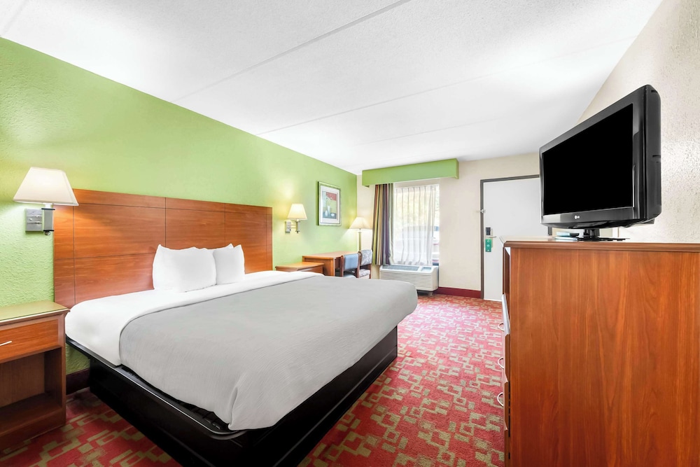 Quality Inn Selma Smithfield - photo 7