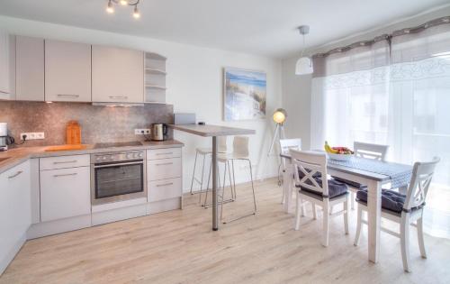 Haus Deichkieker Apartment 2 5 Strandperle — 4-Star Luxury Hotel in Busum, Germany