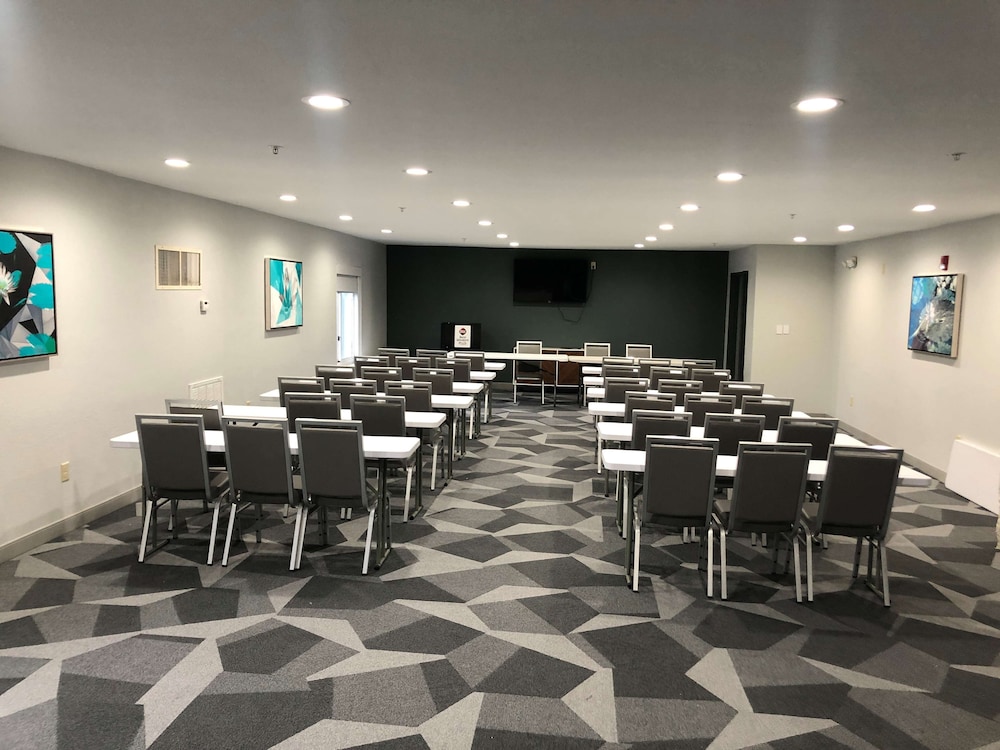Best Western Plus Vermilion River Inn & Suites - photo 36