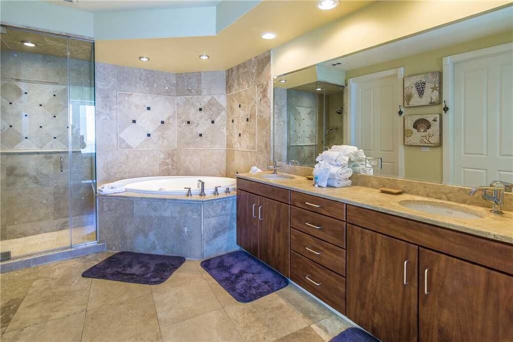 Island Tower 2602PH 4 Br Condo - photo 25