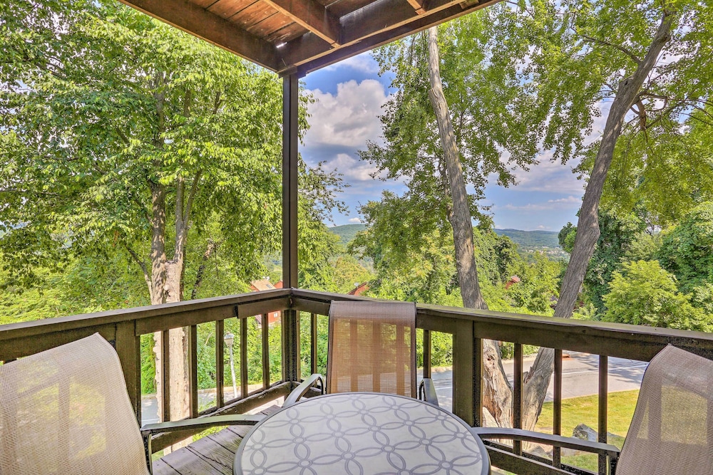 Sun Lit Vernon Condo Less Than 2 Mi to Ski Resort in Vernon, United States