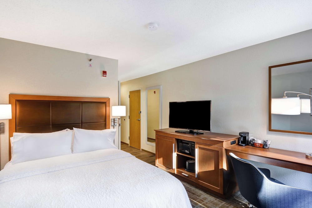 Hampton Inn Memphis Poplar - photo 14