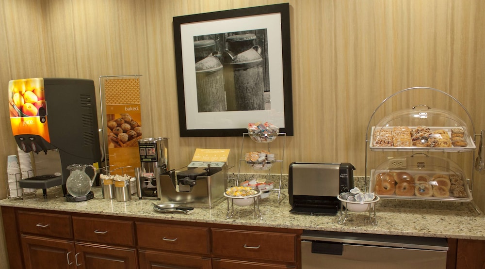Hampton Inn Burlington - photo 22