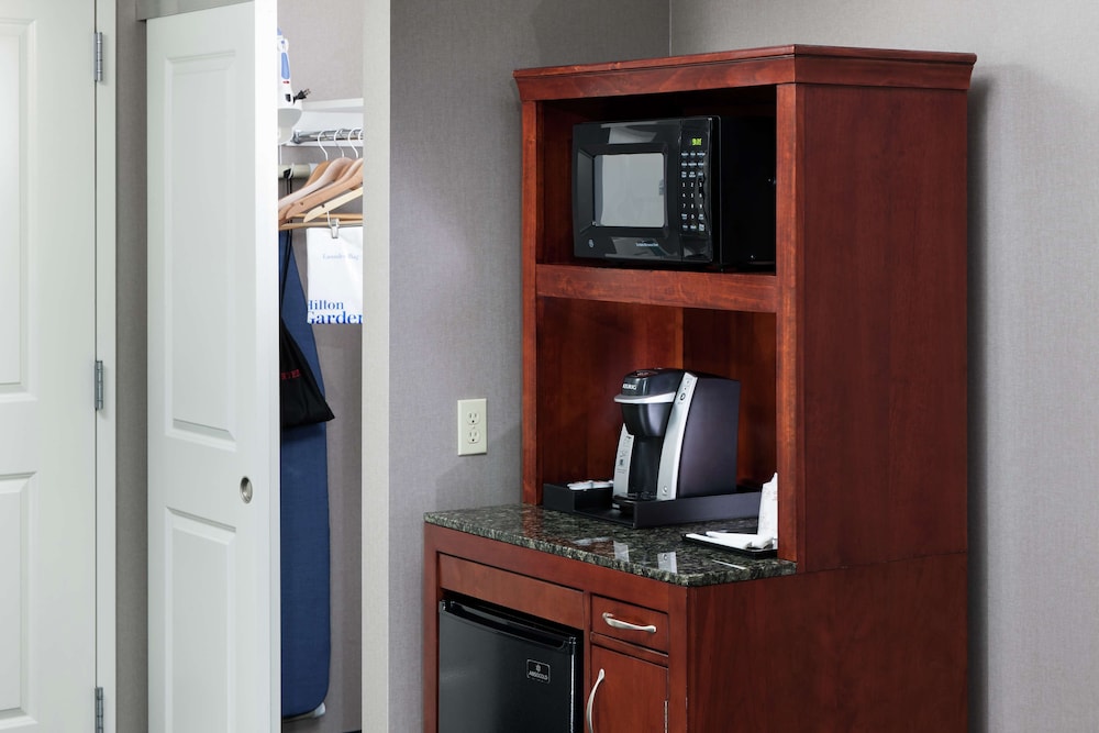 Hilton Garden Inn Lake Forest Mettawa - photo 21