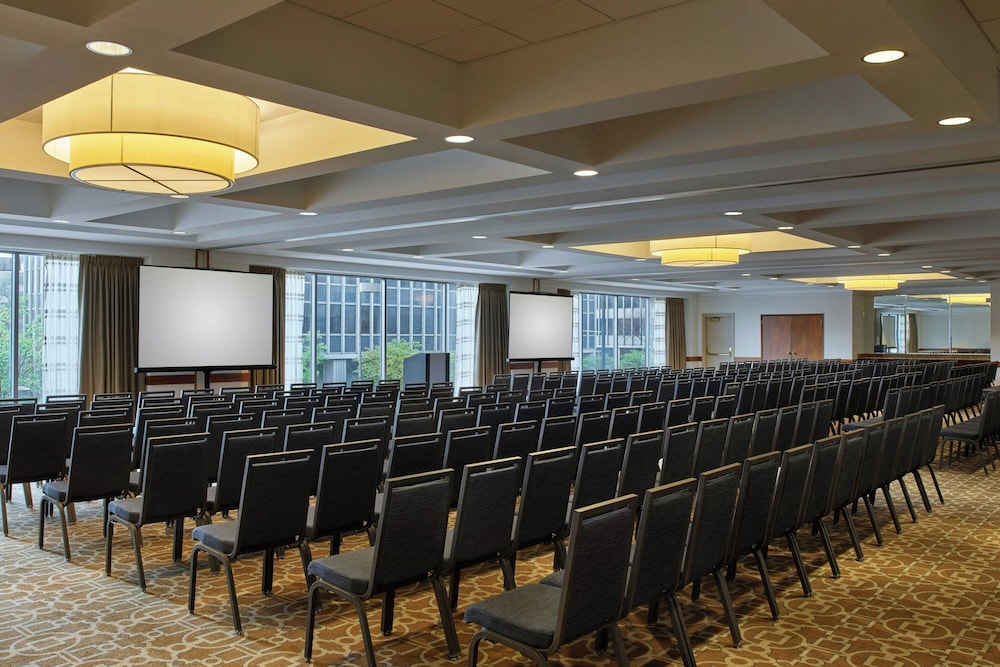 Sheraton Kansas City Hotel at Crown Center - photo 53