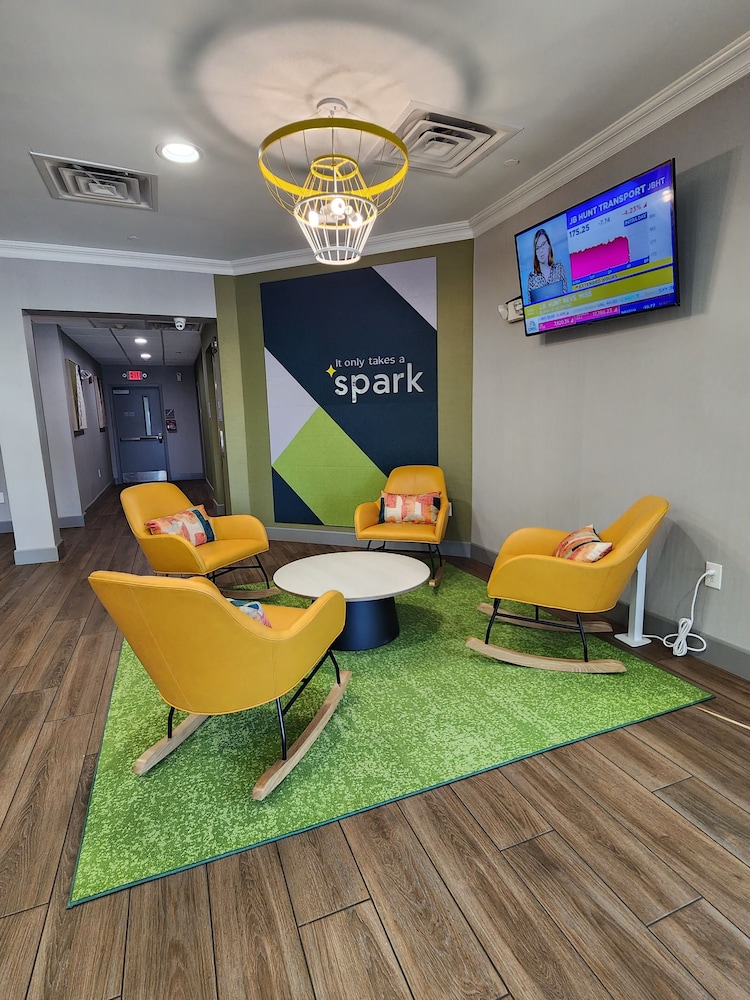 Spark by Hilton Rahway - photo 8