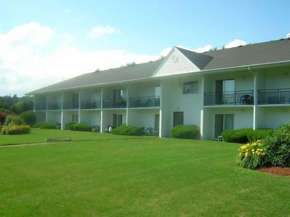 Classic Suites and Inn — hotel near Worcester Regional Airport