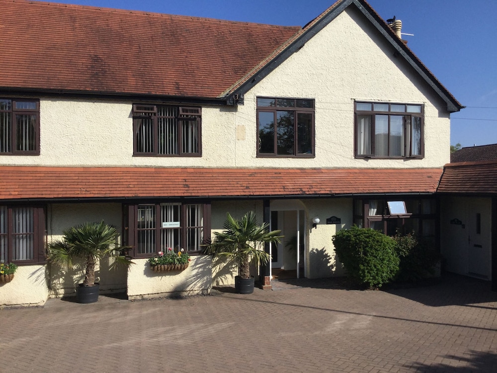 High Hedges Guest House — 4-Star Luxury Hotel in Oxford, United Kingdom
