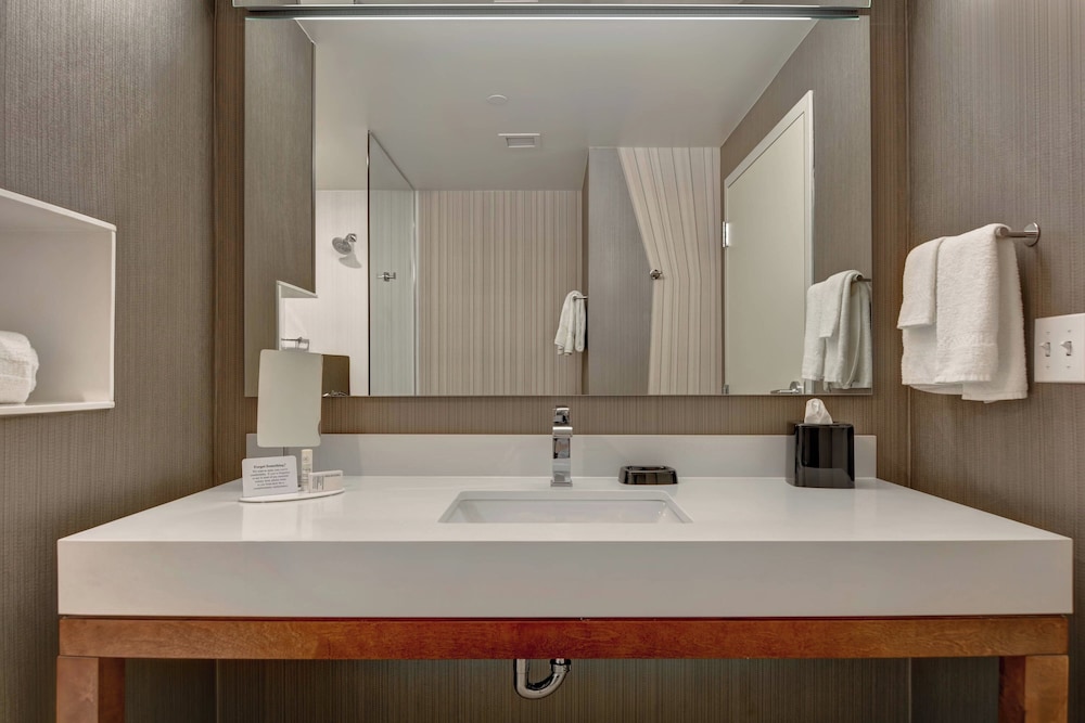 Courtyard by Marriott Bentonville Rogers Promenade - photo 17