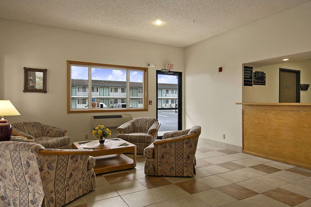 Super 8 by Wyndham Pendleton - featured photo