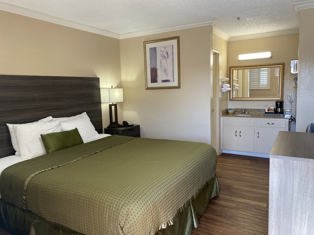 Holland Inn & Suites - photo 21