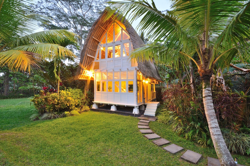 Jendela di Bali Villa — 4-Star Luxury Hotel in Gianyar, Indonesia