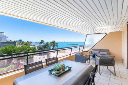 Suite Haiti Fshh — 4-Star Luxury Hotel in Saint-Laurent-Du-Var, France