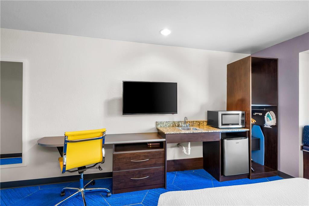 Microtel Inn & Suites by Wyndham Conway - photo 32