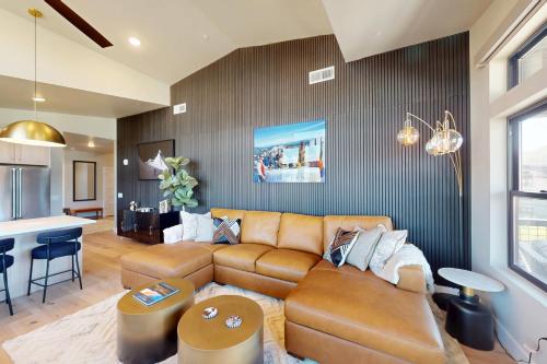 Mayflower Lakeside 304 — 4-Star Luxury Hotel in Heber, United States
