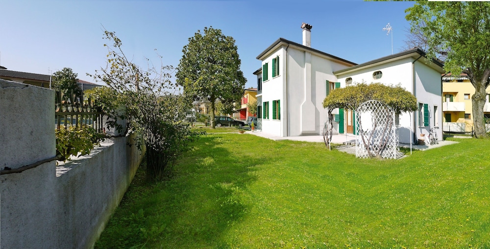 B&B Villa Griselda — 4-Star Luxury Hotel in Quinto Di Treviso, Italy