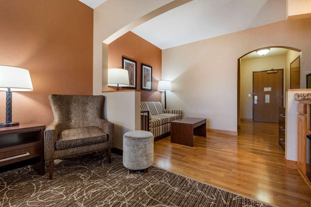 Best Western Plus Chelsea Hotel - photo 27