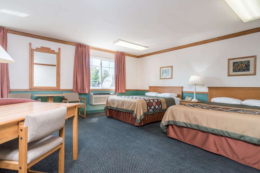 Super 8 by Wyndham Sheldon - photo 8