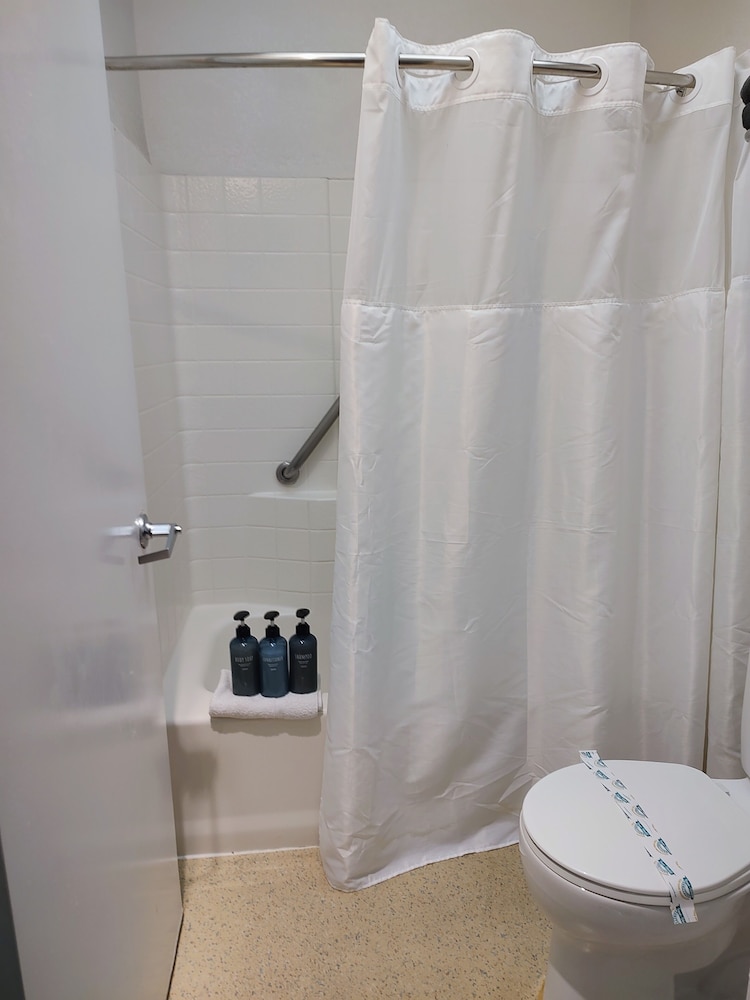 Pacific Plaza Hotel - photo 161