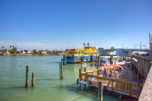 305 Madeira Bay Resort - photo 11