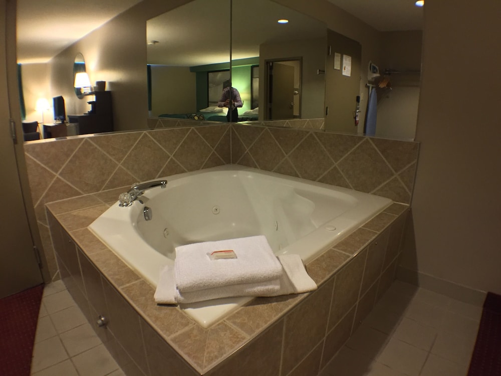 Super 8 by Wyndham Niagara Falls NY - photo 46