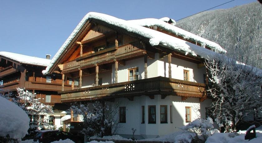 Haus Gaisberger — 4-Star Luxury Hotel in Mayrhofen, Austria