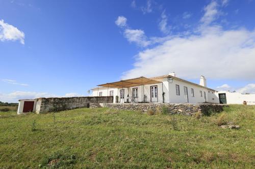 Country House and Estate Herdade da Azinheira — 4-Star Luxury Hotel in Mora, Portugal