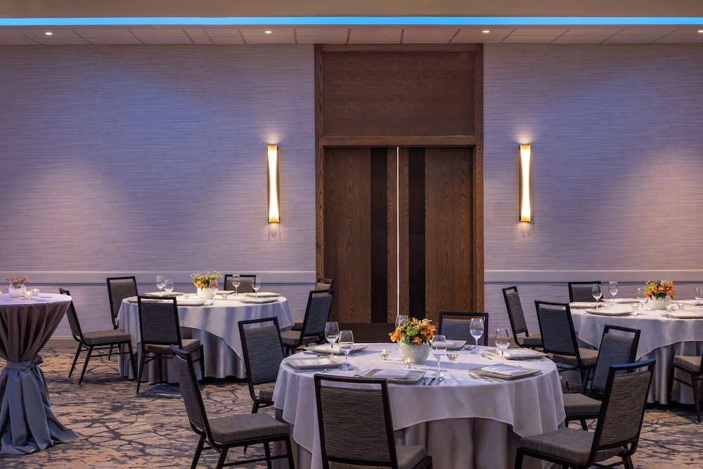 Sheraton Charlotte Airport Hotel - photo 35