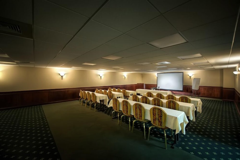 Garden Place Hotel - photo 22